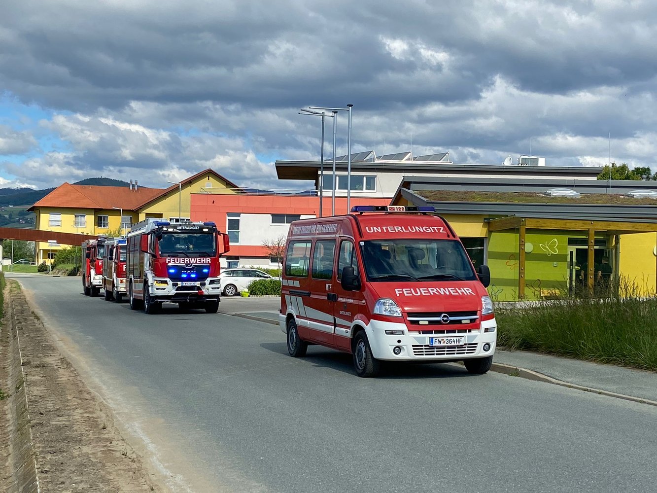 Feuerwehr hautnah: Zu Besuch bei Kindergrippe, Kindergarten und Volksschule 🚒🧯